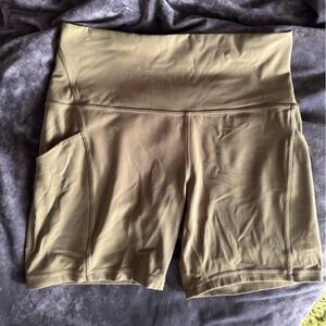 Lululemon bike short